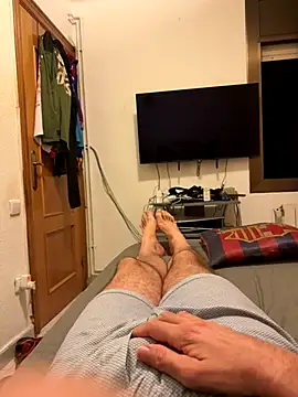 Snapshot of gigolobcn chatting on 09/12/25, 03:17 gigolobcn online show from 09/12/25, 03:17