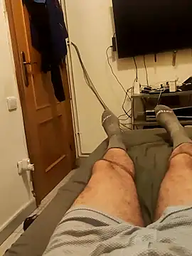 Snapshot of gigolobcn chatting on 09/15/25, 04:23 gigolobcn online show from 09/15/25, 04:23