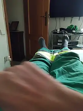 Snapshot of gigolobcn chatting on 10/15/25, 03:34 gigolobcn online show from 10/15/25, 03:34