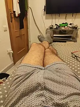 Snapshot of gigolobcn chatting on 10/17/25, 03:10 gigolobcn online show from 10/17/25, 03:10