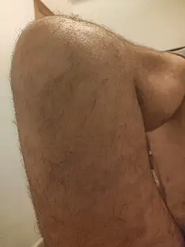 Snapshot of gigolobcn chatting on 10/17/25, 10:56 gigolobcn online show from 10/17/25, 10:56