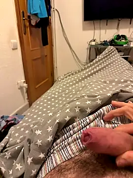 Snapshot of gigolobcn chatting on 11/08/25, 05:18 gigolobcn online show from 11/08/25, 05:18