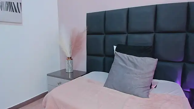 AelinDuvalier online show from 10/16/25, 06:53