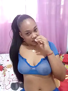 Snapshot of dahian_charlote02 chatting on 09/19/25, 05:02 dahian charlote02 online show from 09/19/25, 05:02