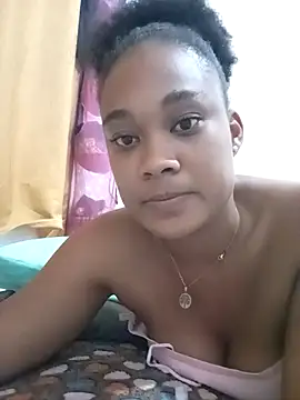 Snapshot of dahian_charlote02 chatting on 10/18/25, 06:58 dahian charlote02 online show from 10/18/25, 06:58