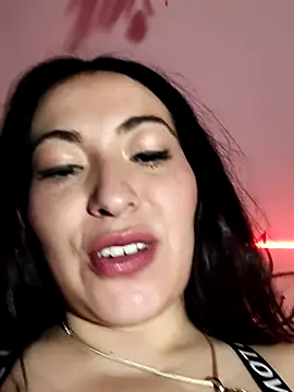 Snapshot of angelicroose2 chatting on 12/19/25, 10:50 angelicroose2 online show from 12/19/25, 10:50