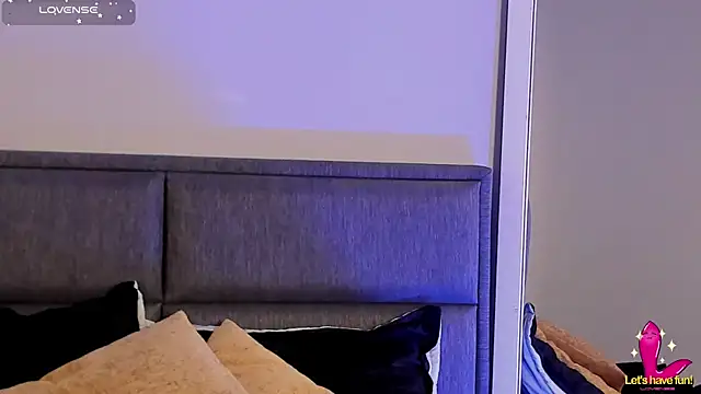 Emma  clark  online show from 10/09/25, 12:36