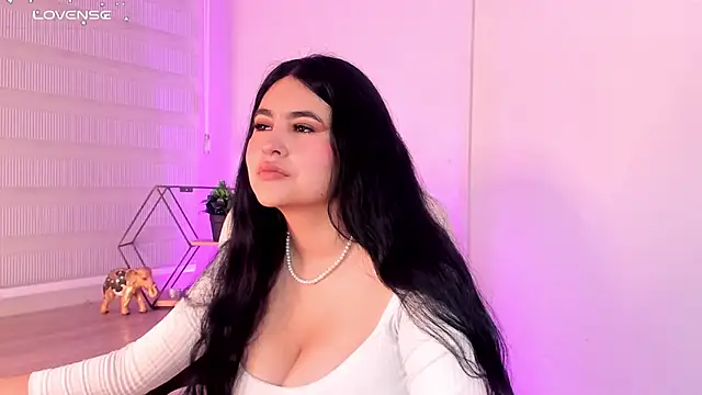 Emma  clark  online show from 11/20/25, 12:38