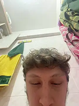 Snapshot of efeees35 chatting on 01/10/26, 06:20 efeees35 online show from 01/10/26, 06:20