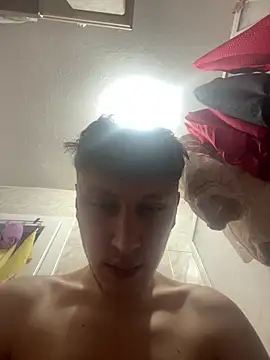 Snapshot of efeees35 chatting on 02/06/26, 10:35 efeees35 online show from 02/06/26, 10:35