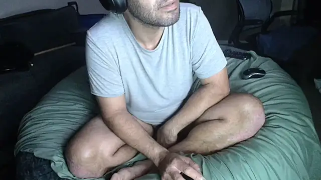 Snapshot of LeeCox chatting on 12/03/24, 10:28 LeeCox online show from 12/03/24, 10:28