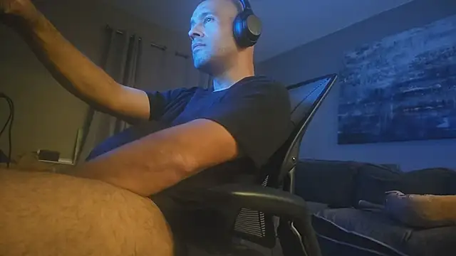 Snapshot of LeeCox chatting on 12/22/24, 07:54 LeeCox online show from 12/22/24, 07:54