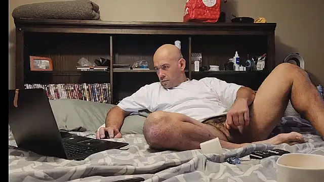 Snapshot of LeeCox chatting on 03/28/26, 01:11 LeeCox online show from 03/28/26, 01:11