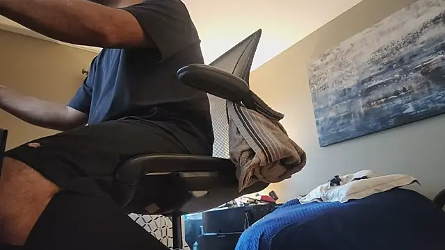 Snapshot of LeeCox chatting on 04/01/26, 01:06 LeeCox online show from 04/01/26, 01:06