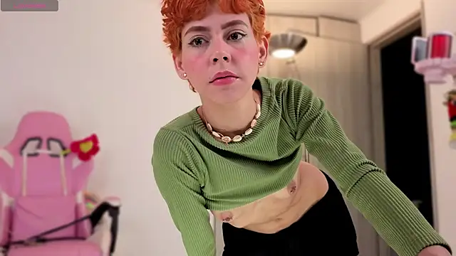 Snapshot of colette_e chatting on 10/08/25, 01:25 colette e online show from 10/08/25, 01:25