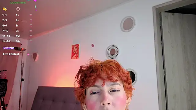 Snapshot of colette_e chatting on 11/27/25, 01:18 colette e online show from 11/27/25, 01:18