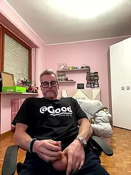 Axl hot online show from 01/11/26, 02:55