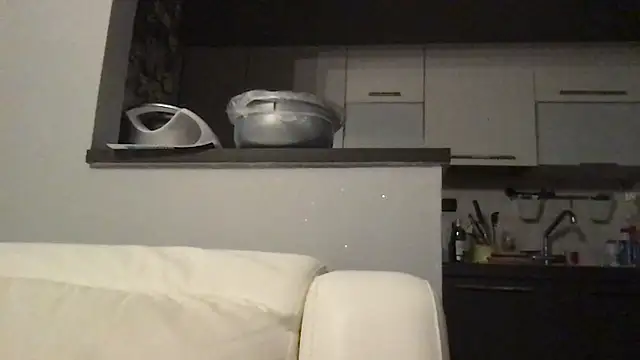 Axl hot online show from 04/11/26, 08:57