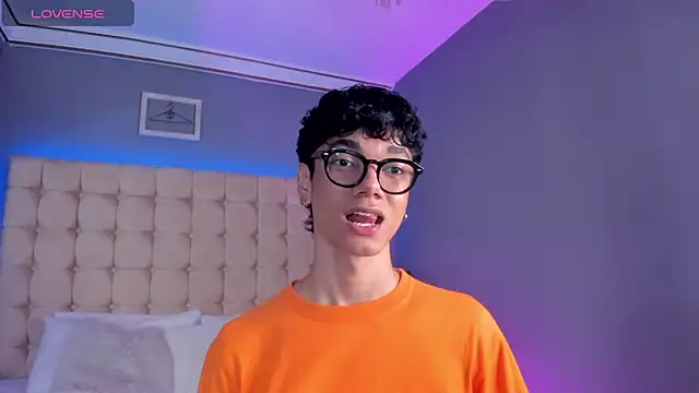 Phillicious   online show from 09/16/25, 01:17