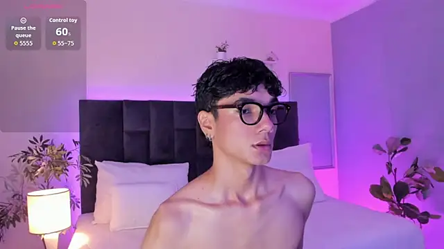 Phillicious   online show from 11/16/25, 09:53