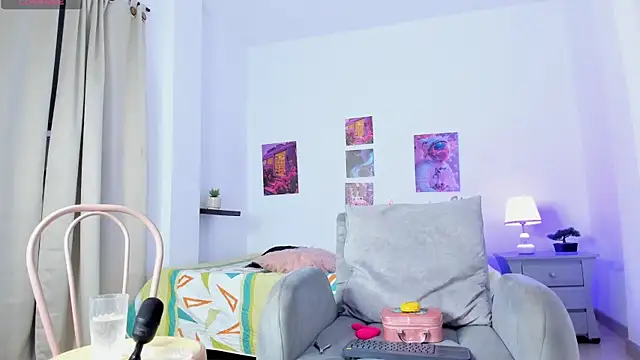 Snapshot of gisele_gigi chatting on 10/07/25, 03:04 gisele gigi online show from 10/07/25, 03:04