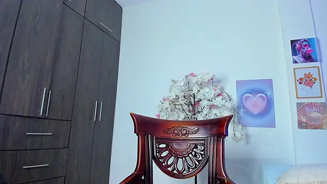 ashly pnik1 online show from 11/06/25, 03:18