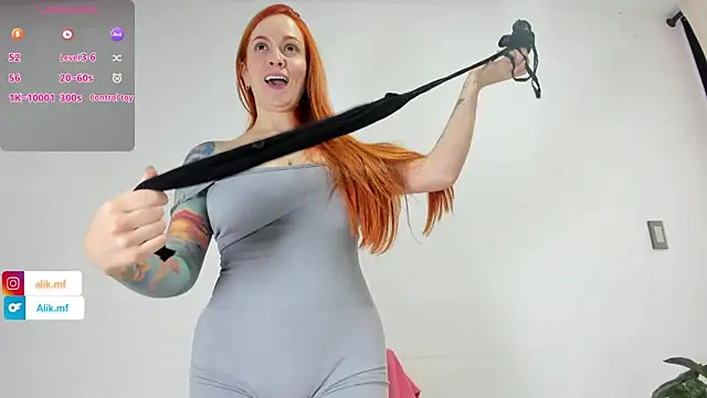 Snapshot of aliciakozlov chatting on 10/15/25, 05:02 aliciakozlov online show from 10/15/25, 05:02