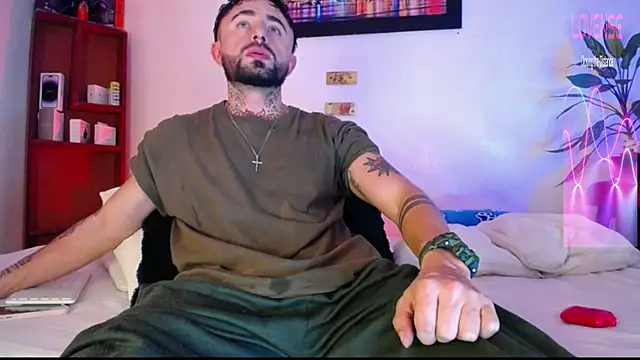 Snapshot of Edwardjonnes chatting on 04/08/26, 03:17 Edwardjonnes online show from 04/08/26, 03:17