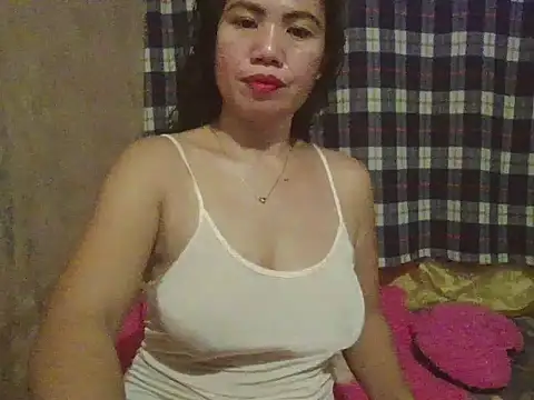 Snapshot of sexymorenal18 chatting on 05/27/26, 02:41 sexymorenal18 online show from 05/27/26, 02:41