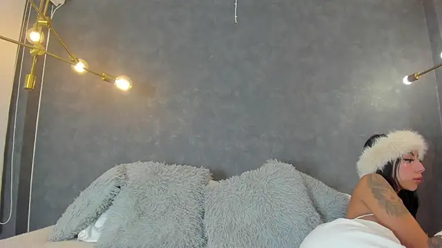 Tanit Mora online show from 12/17/25, 04:40