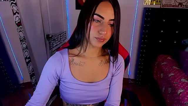 Snapshot of Samanthademonx20_ chatting on 02/25/26, 02:21 Samanthademonx20 online show from 02/25/26, 02:21