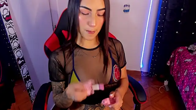 Snapshot of Samanthademonx20_ chatting on 03/04/26, 09:04 Samanthademonx20 online show from 03/04/26, 09:04