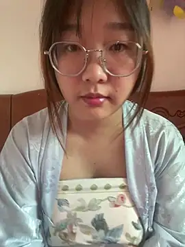 Snapshot of sisi-maiden chatting on 04/20/26, 04:26 sisi-maiden online show from 04/20/26, 04:26