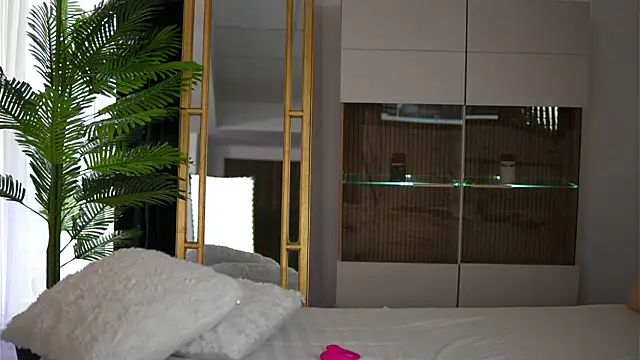 Snapshot of ZenyaNoir chatting on 04/01/26, 01:41 ZenyaNoir online show from 04/01/26, 01:41