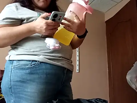 Snapshot of Kitty_WetXxX chatting on 09/20/25, 09:05 Kitty WetXxX online show from 09/20/25, 09:05