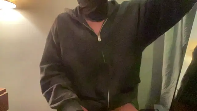 Snapshot of benpav chatting on 11/29/25, 10:18 benpav online show from 11/29/25, 10:18