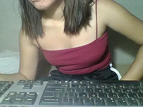 Skinny PinayGirljust18 online show from 04/16/26, 08:31