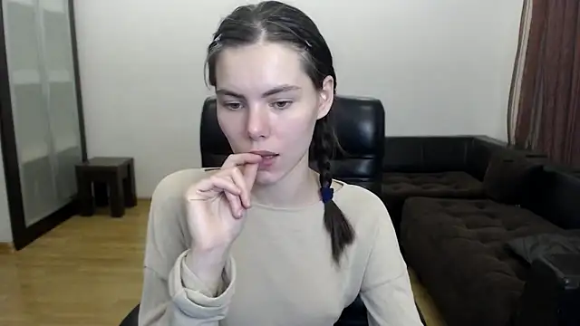 Snapshot of AmelieReve chatting on 10/18/25, 04:52 AmelieReve online show from 10/18/25, 04:52