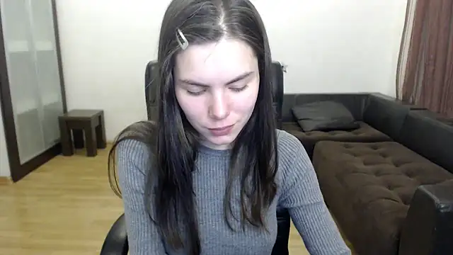 Snapshot of AmelieReve chatting on 10/27/25, 04:00 AmelieReve online show from 10/27/25, 04:00