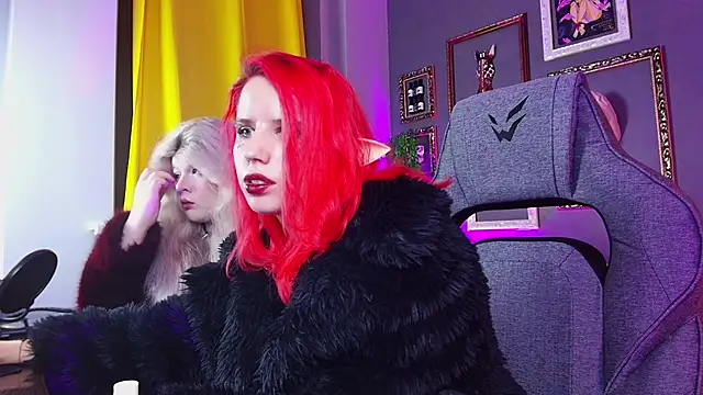 Snapshot of NitaNihil chatting on 10/16/25, 08:10 NitaNihil online show from 10/16/25, 08:10