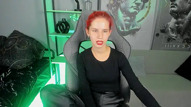 Snapshot of NitaNihil chatting on 10/18/25, 08:09 NitaNihil online show from 10/18/25, 08:09