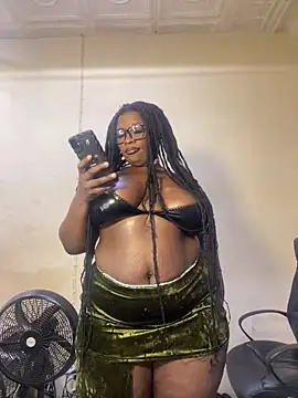 Snapshot of CurvyCocoxxx chatting on 05/20/26, 05:57 CurvyCocoxxx online show from 05/20/26, 05:57