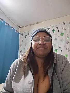 Snapshot of Avannay chatting on 06/18/26, 01:50 Avannay online show from 06/18/26, 01:50