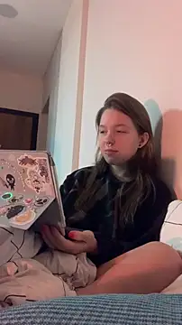 Snapshot of VesnaCrystal chatting on 03/05/26, 02:40 VesnaCrystal online show from 03/05/26, 02:40