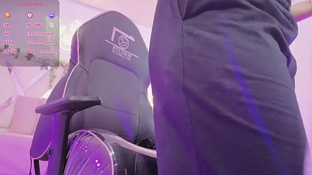 ZURY TAY online show from 04/10/26, 11:59