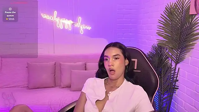 artemiss tay online show from 11/18/25, 07:07