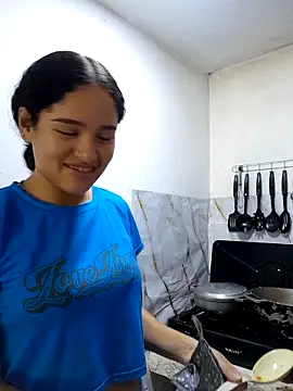 ValentinaMartel online show from 10/21/25, 07:47