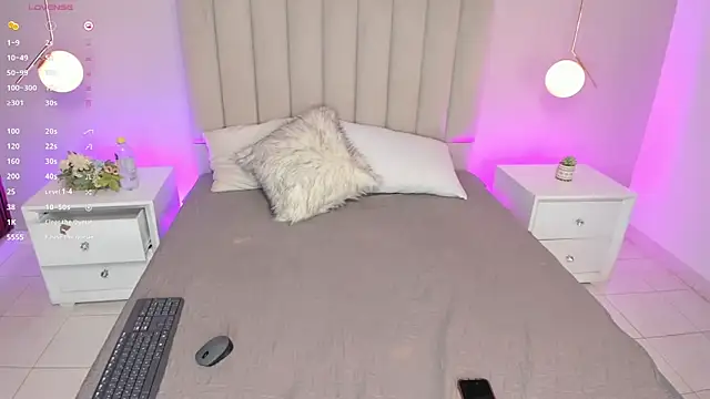 Snapshot of Dani_rosse_ chatting on 09/22/25, 12:51 Dani rosse  online show from 09/22/25, 12:51