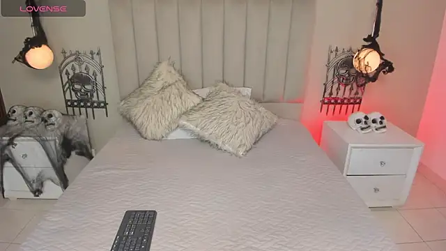 Snapshot of Dani_rosse_ chatting on 10/18/25, 01:12 Dani rosse  online show from 10/18/25, 01:12