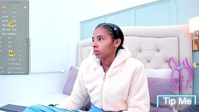 Snapshot of sarah_ashbourne chatting on 09/14/25, 02:05 sarah ashbourne online show from 09/14/25, 02:05